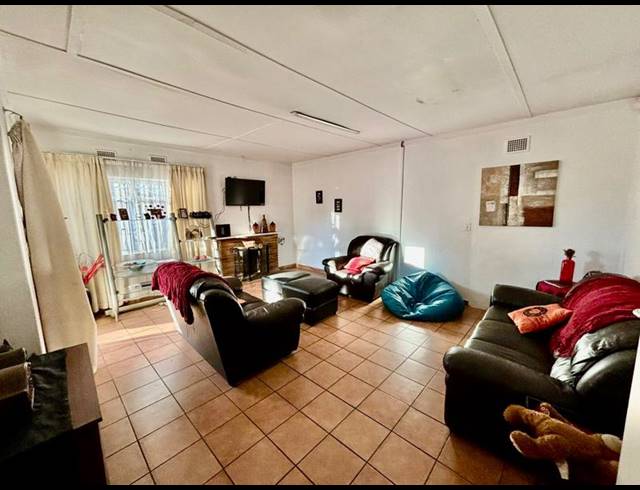 4 BEDROOM HOUSE FOR SALE IN VANDERBIJLPARK SW 1